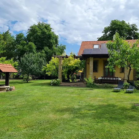 Prázdninový dům Duzzogo Vendeghaz Agard
