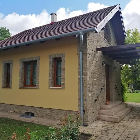 Duzzogo Vendeghaz Agard Prázdninový dům
